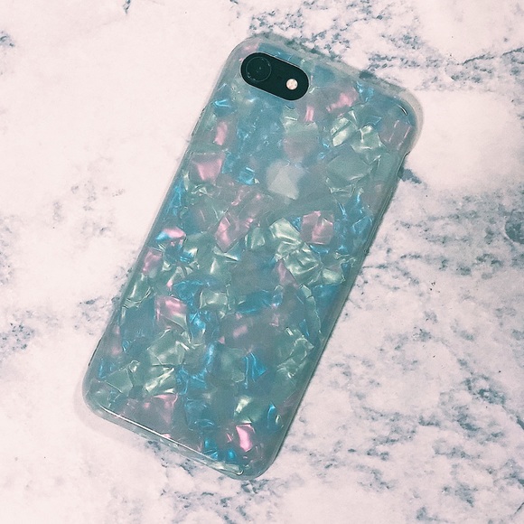 Urban Outfitters Accessories - ❌ SOLD ❌White Glitter Silicone IPhone 7/8 case